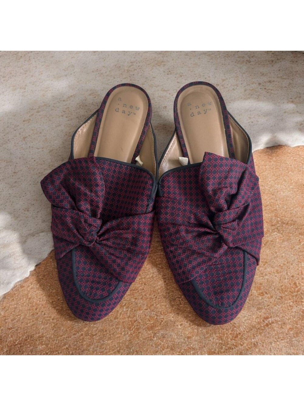 A NEW DAY Women's Navy Red Patterned Bow Mules Flats Size 7.5